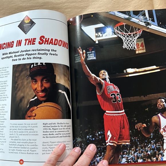 Chicago Bulls RAGING BULLS! NBA CHAMPS RECORD 72 Victoriies - Picture 7 of 10